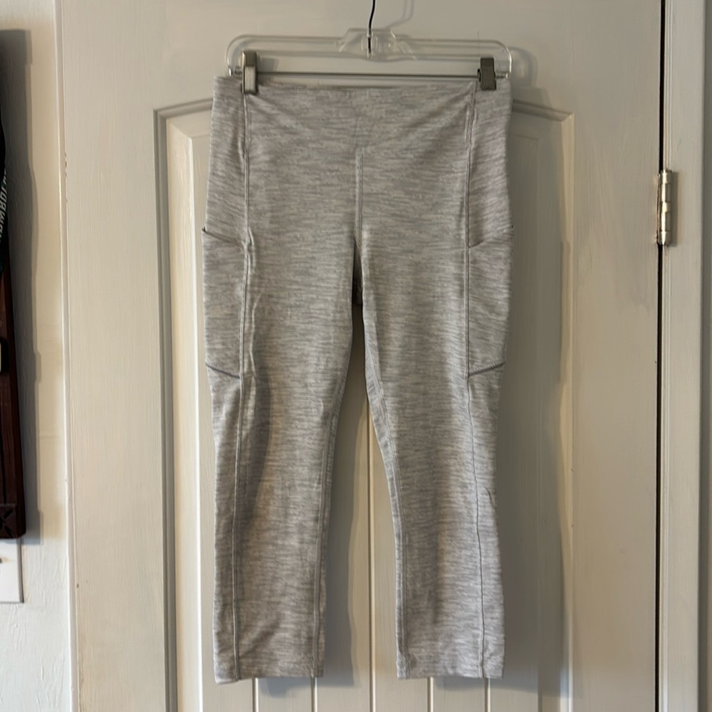 Lululemon space dye capri. Grey and white. Inseam 21”. EUC. Size 8
